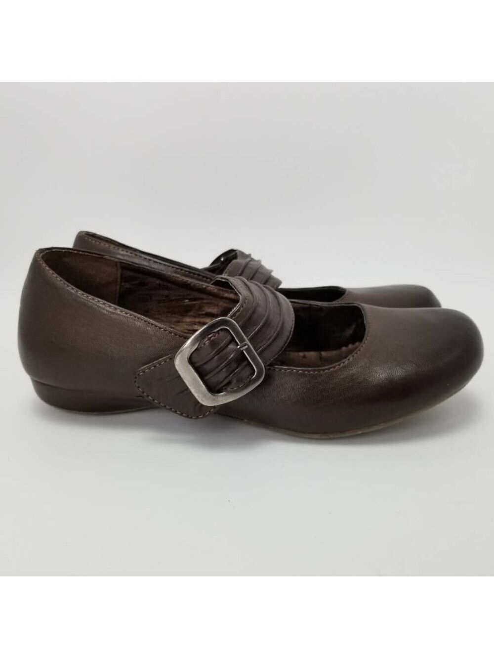Out Of Order Leather Mary Jane Flat Shoes Brown Buckle Adjustable Strap Size 7